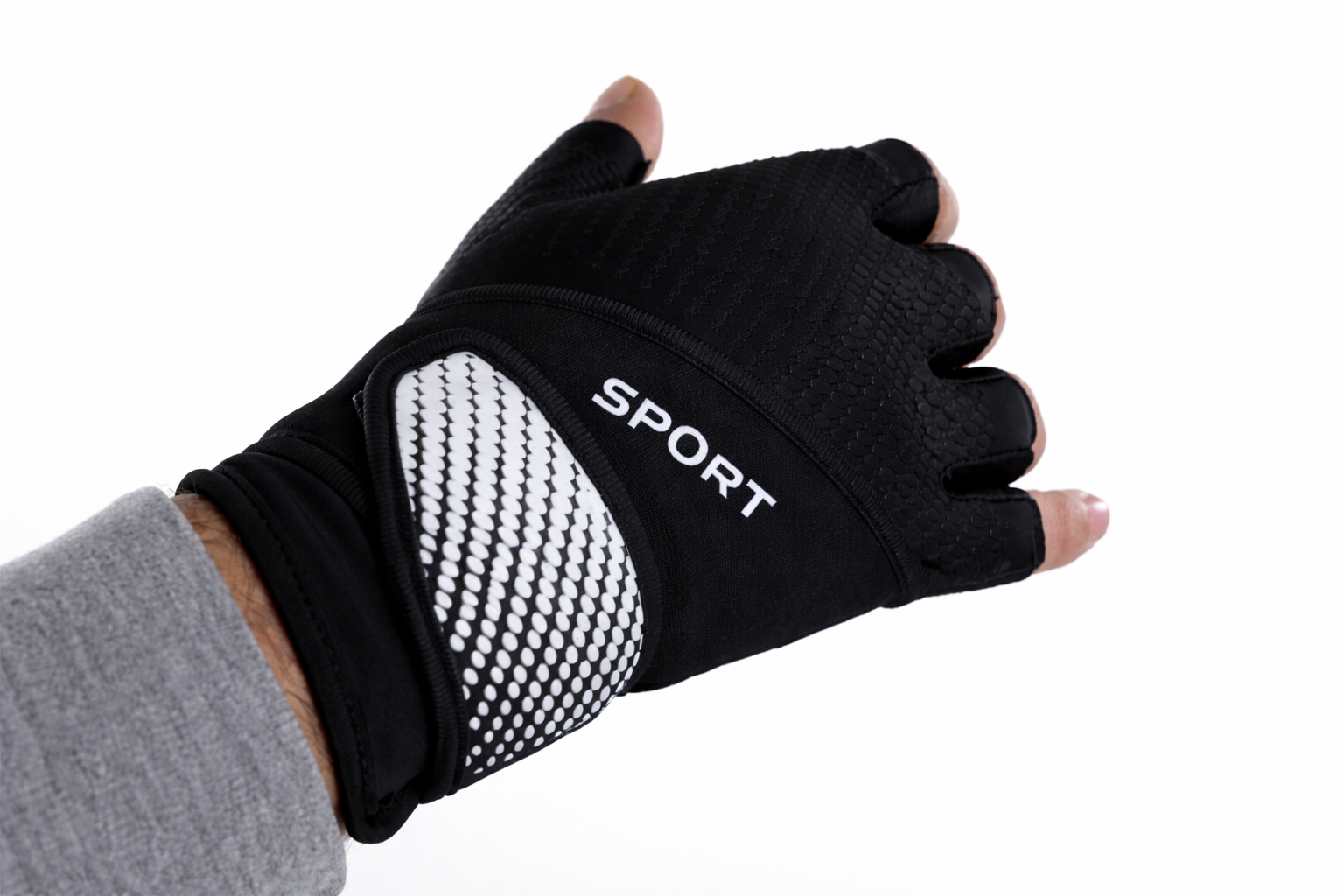 Sports gloves